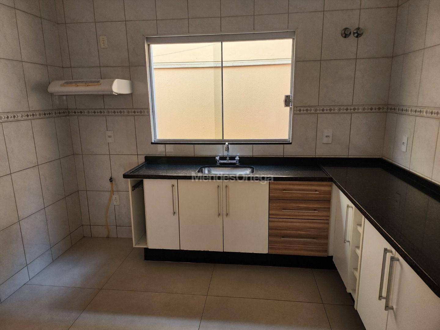 Casa de Condomínio para alugar com 3 quartos, 250m² - Foto 31