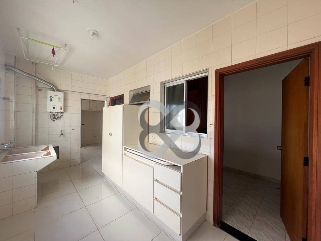 Apartamento à venda com 3 quartos, 208m² - Foto 15