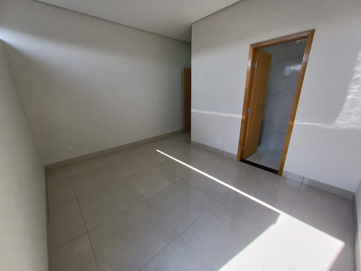 Casa à venda com 2 quartos, 125m² - Foto 2