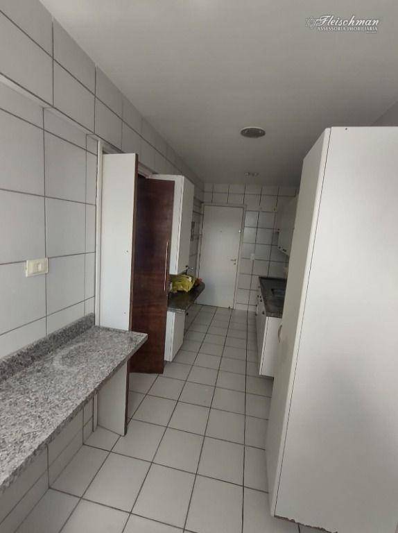 Apartamento para alugar com 2 quartos, 75m² - Foto 17