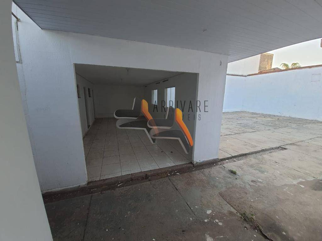 Casa para alugar com 3 quartos, 222m² - Foto 9