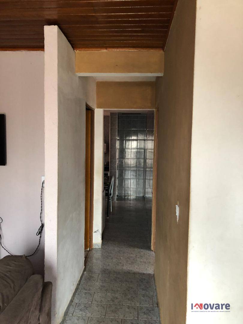 Casa à venda com 2 quartos, 70m² - Foto 7