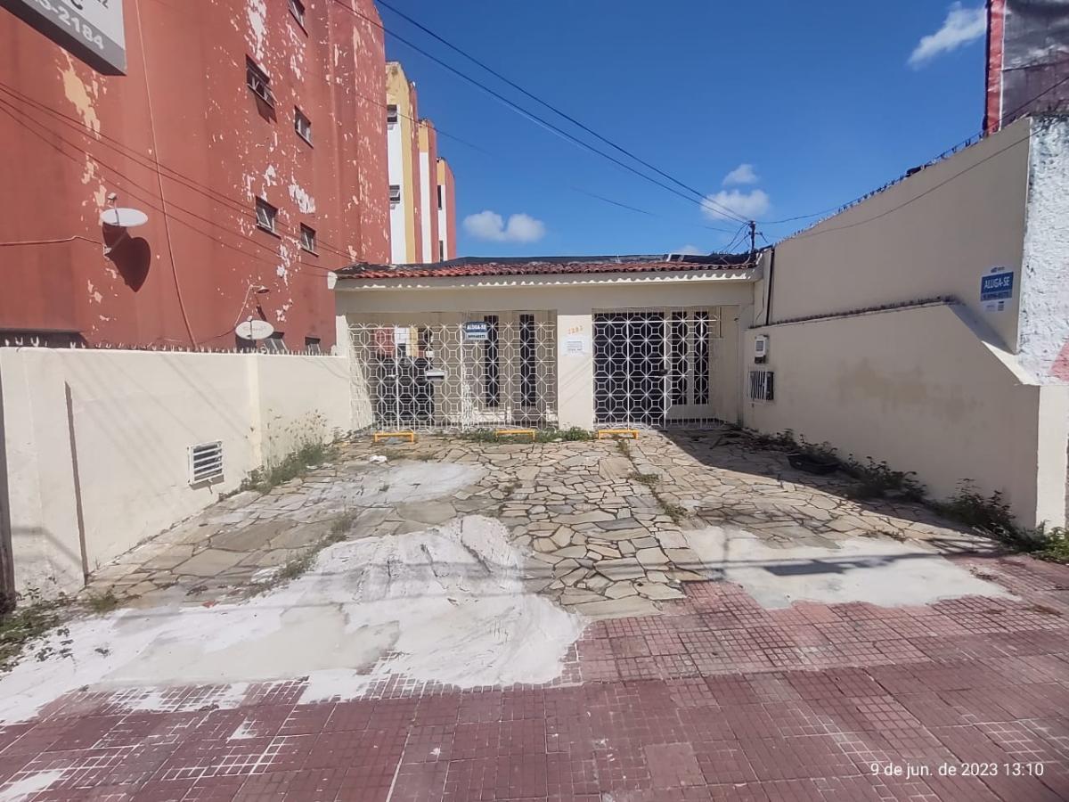 Casa para alugar com 4 quartos, 247m² - Foto 3
