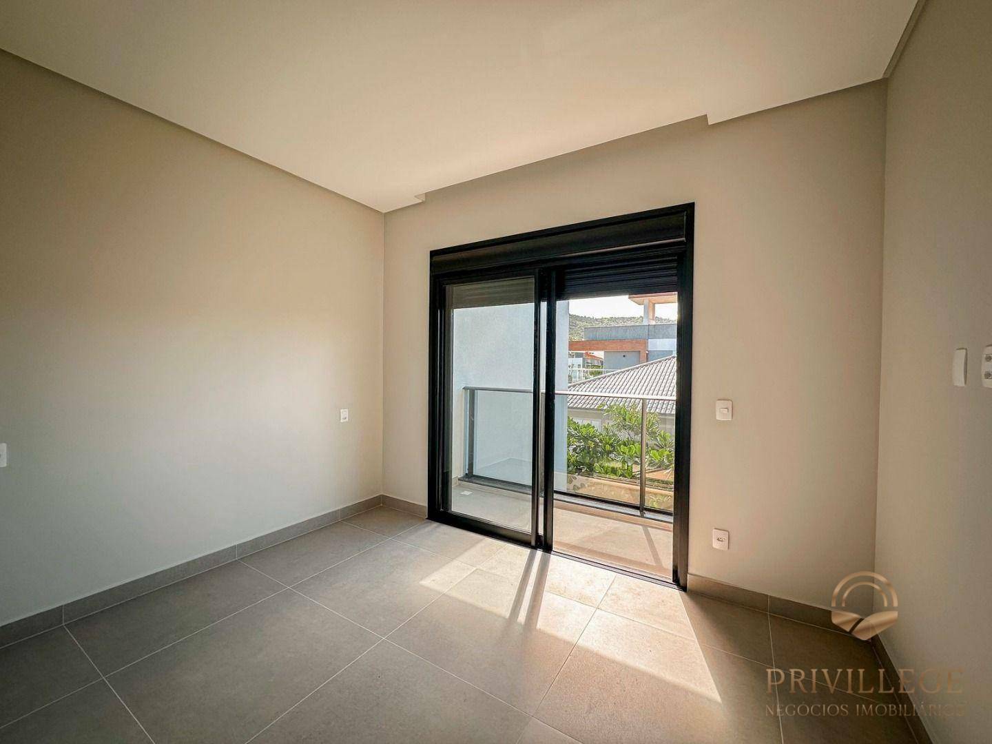 Casa à venda com 3 quartos, 214m² - Foto 15