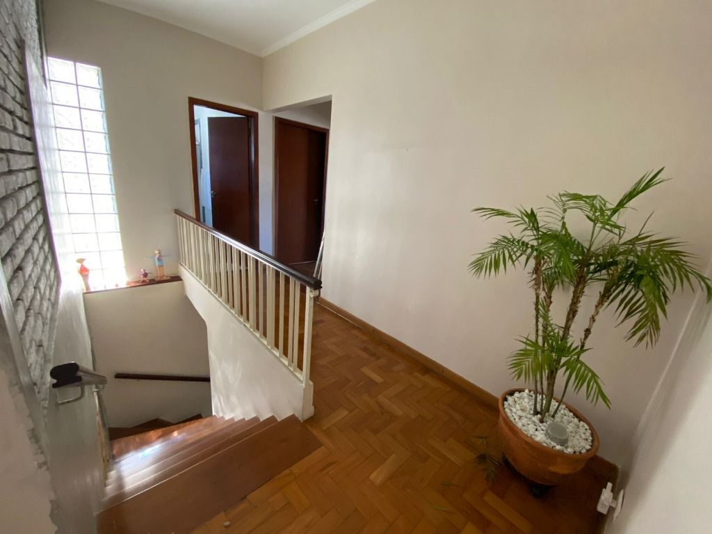 Casa à venda com 4 quartos, 250m² - Foto 31