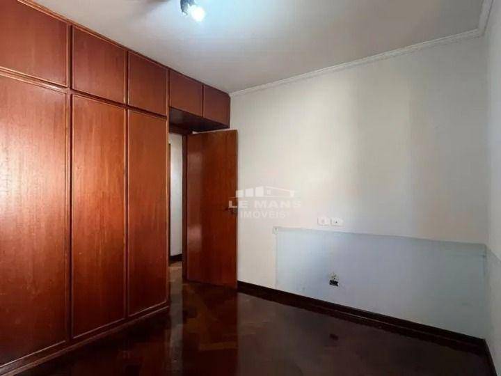 Casa para alugar com 3 quartos, 195m² - Foto 13