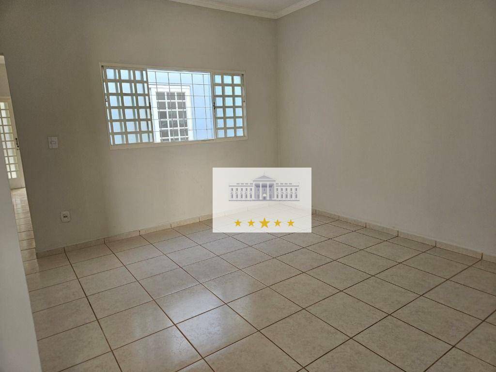 Casa à venda com 3 quartos, 210m² - Foto 5