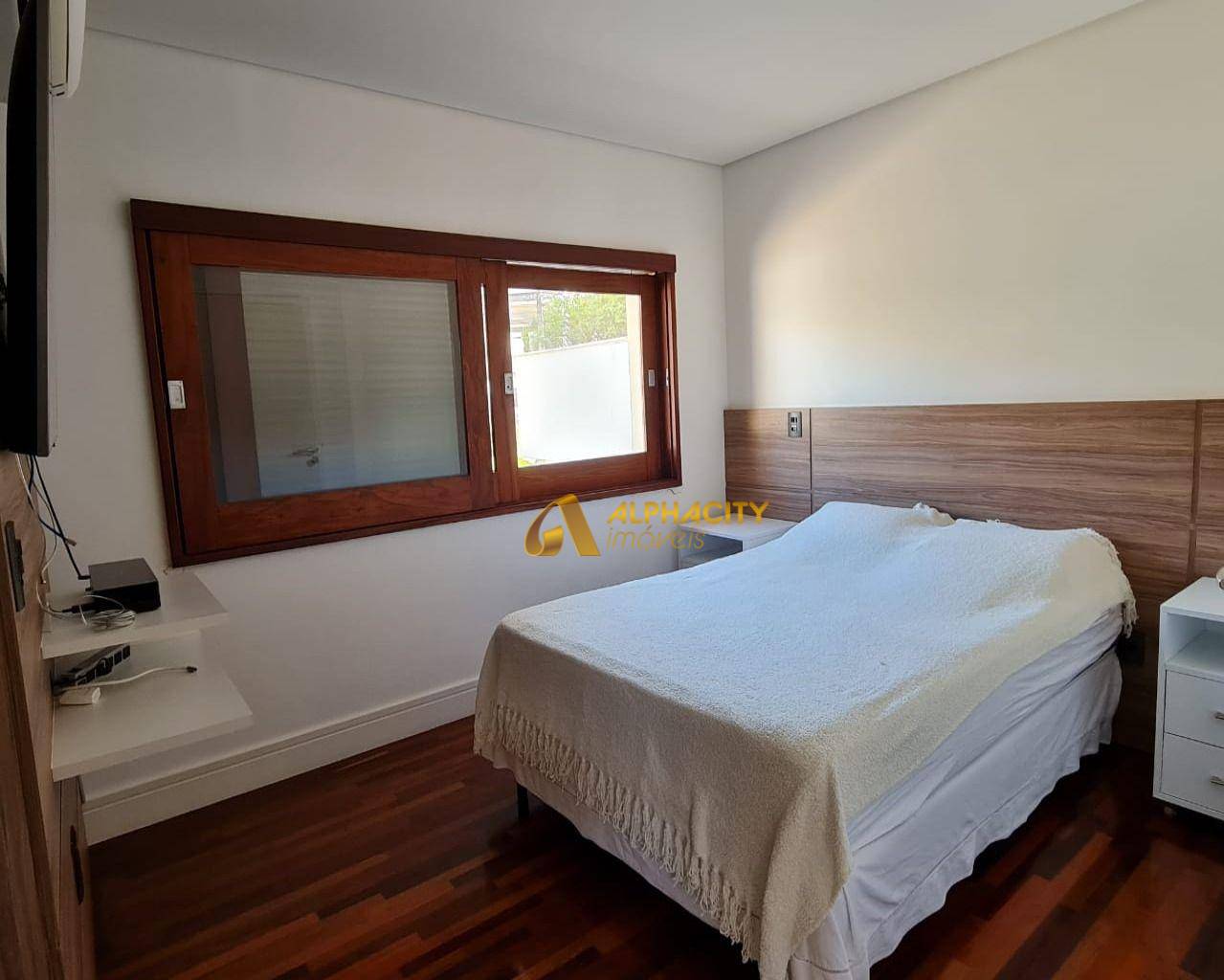 Casa de Condomínio à venda com 3 quartos, 300m² - Foto 11