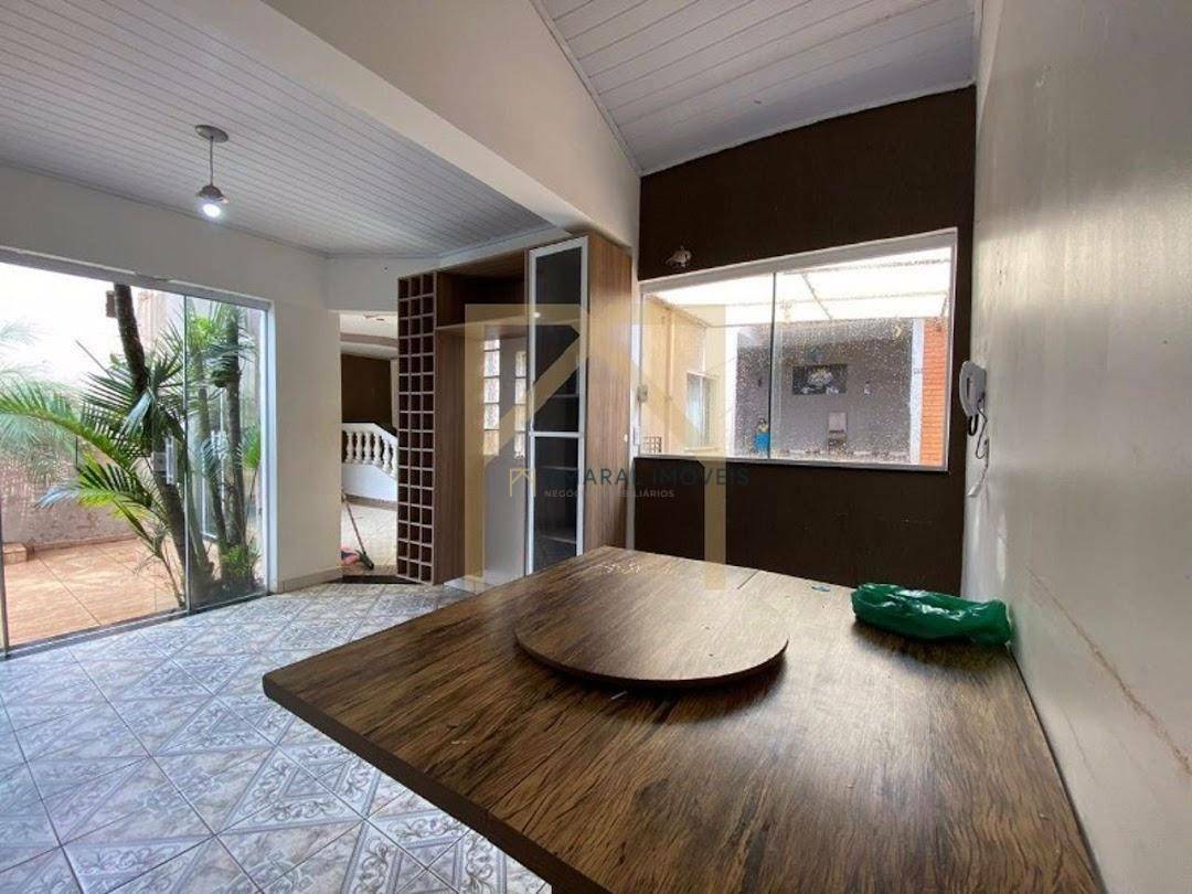 Casa, 4 quartos, 240 m² - Foto 7