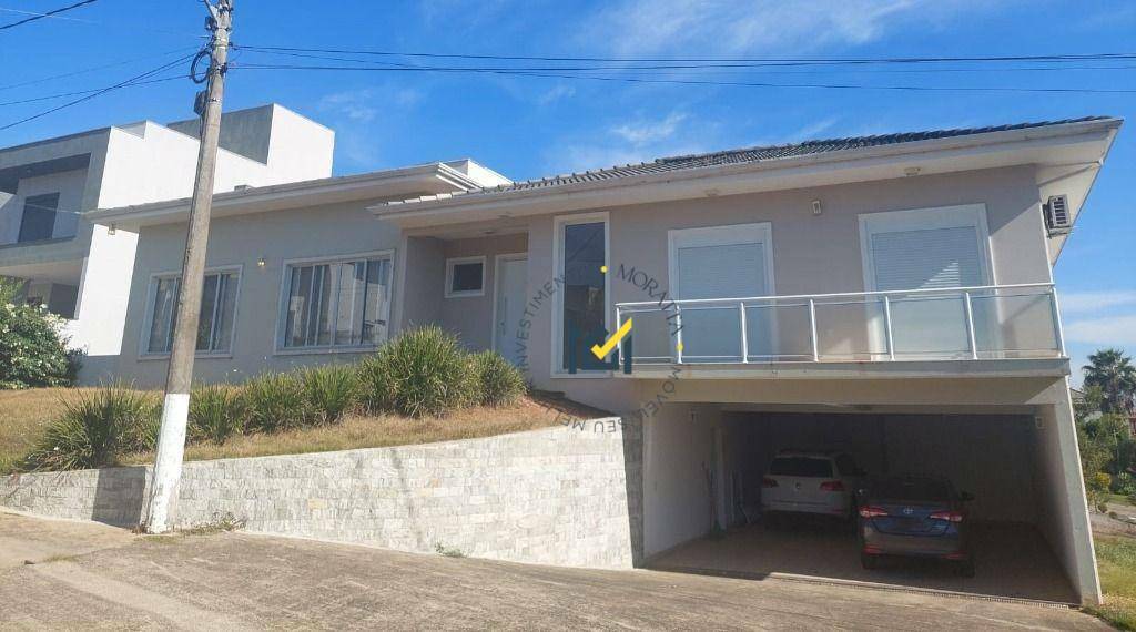Casa de Condomínio para alugar com 4 quartos, 190m² - Foto 1