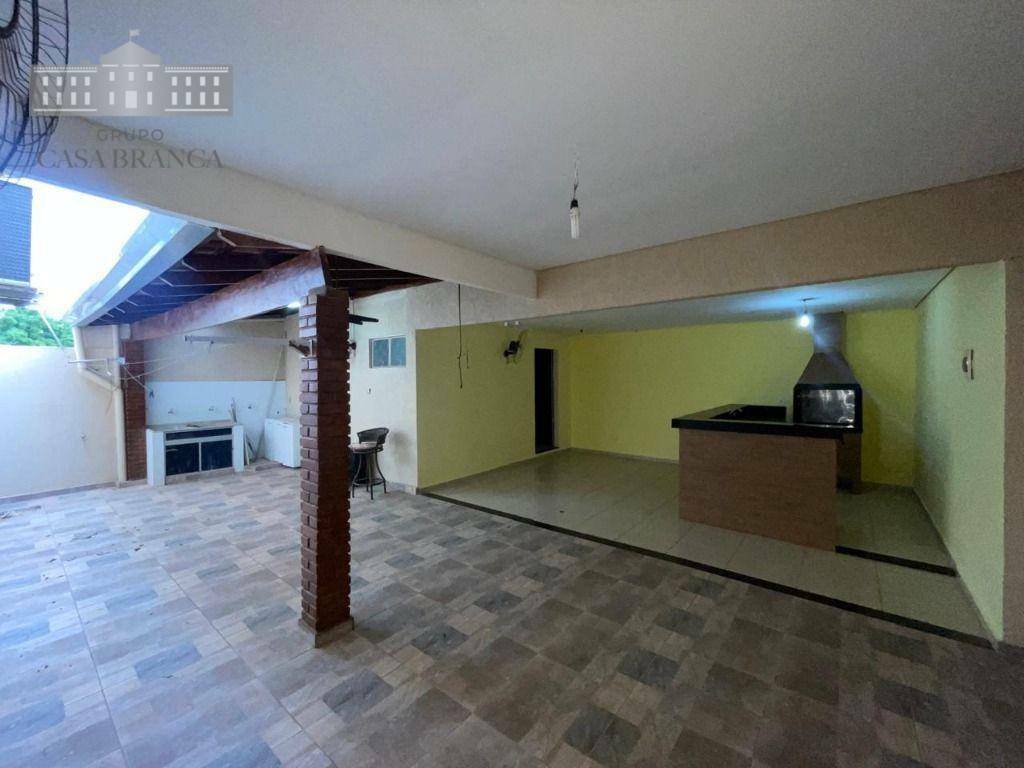 Casa à venda com 3 quartos, 214m² - Foto 10