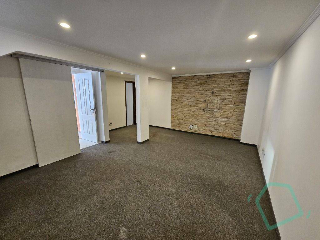 Casa de Condomínio para alugar com 3 quartos, 220m² - Foto 3