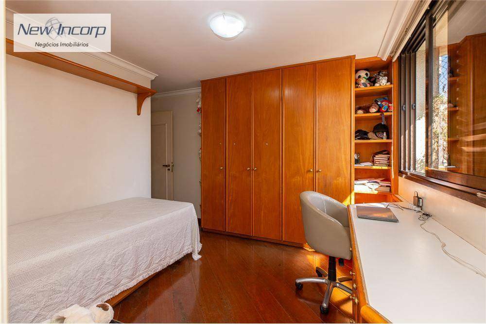 Apartamento à venda com 3 quartos, 144m² - Foto 29