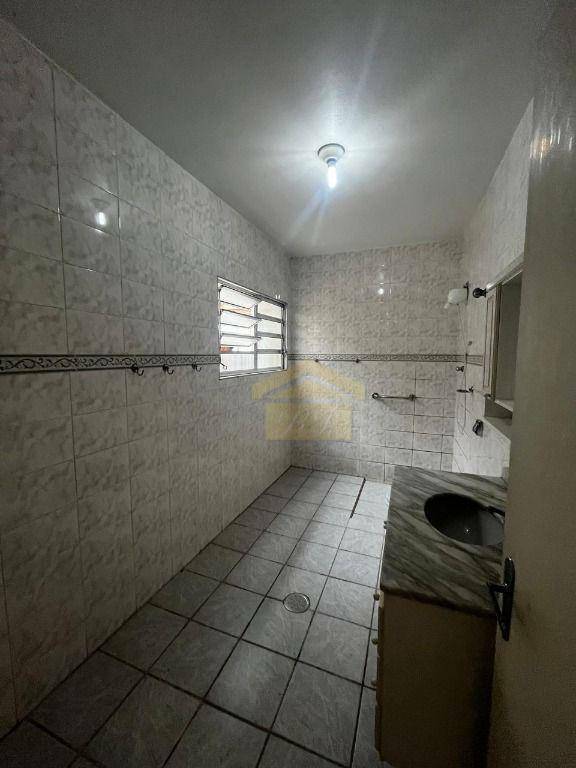 Casa para alugar com 4 quartos, 120m² - Foto 13