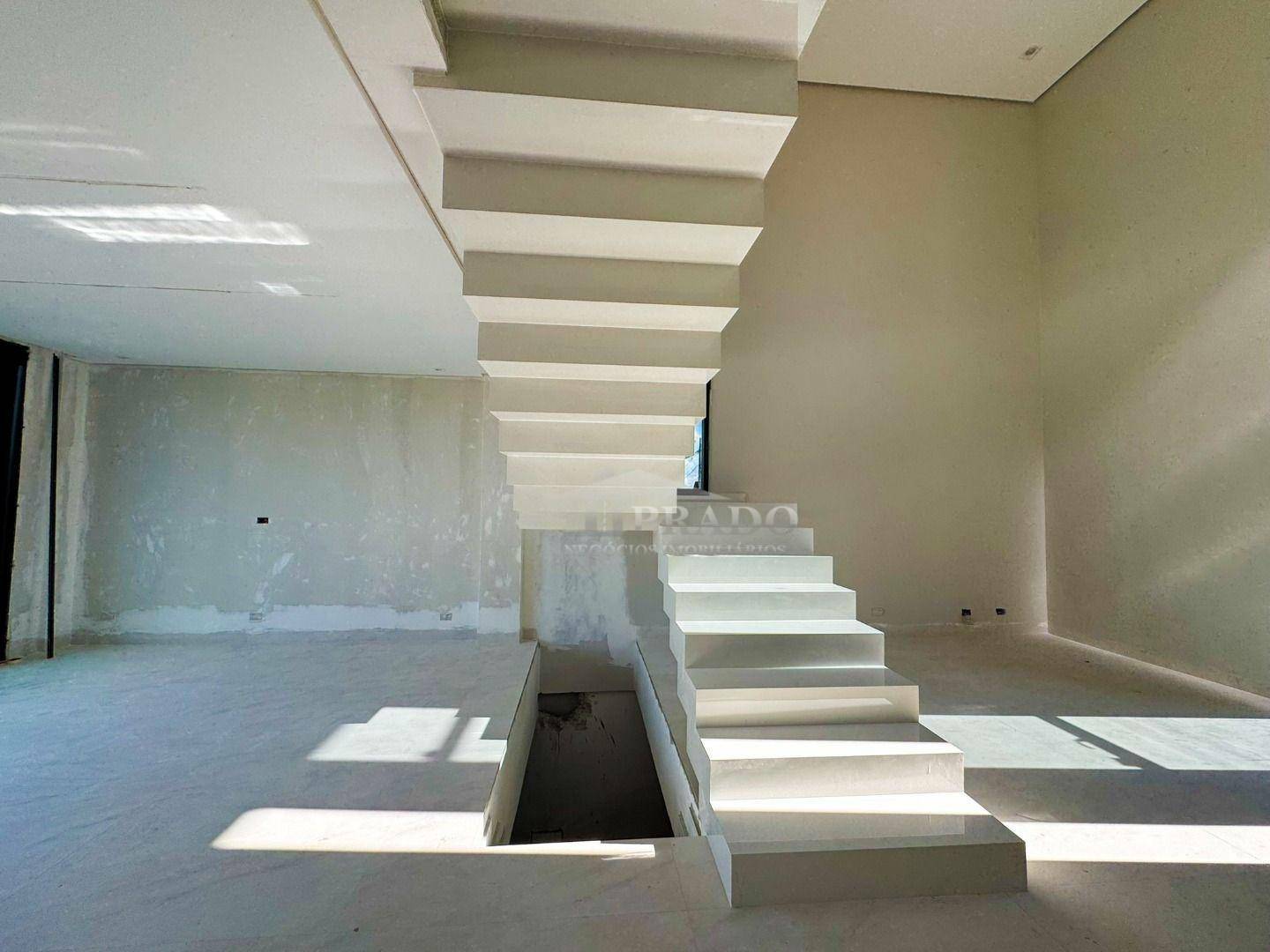 Casa à venda com 4 quartos, 347m² - Foto 7