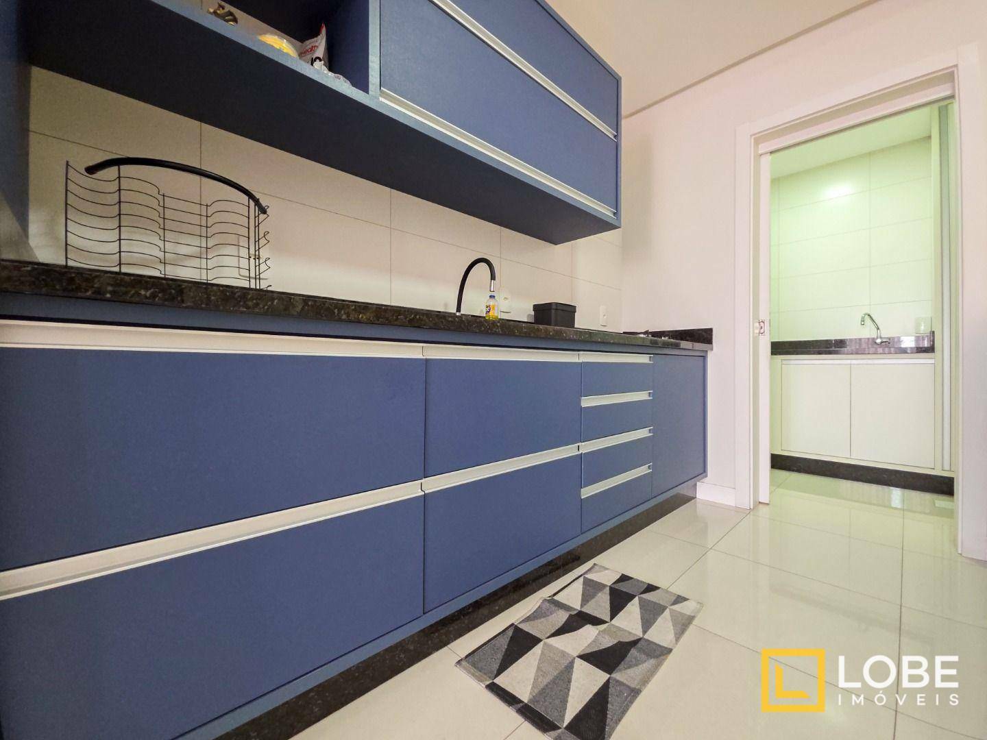 Apartamento à venda com 2 quartos, 70m² - Foto 4