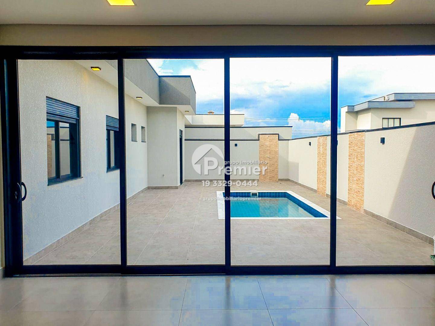 Casa de Condomínio à venda com 3 quartos, 208m² - Foto 1