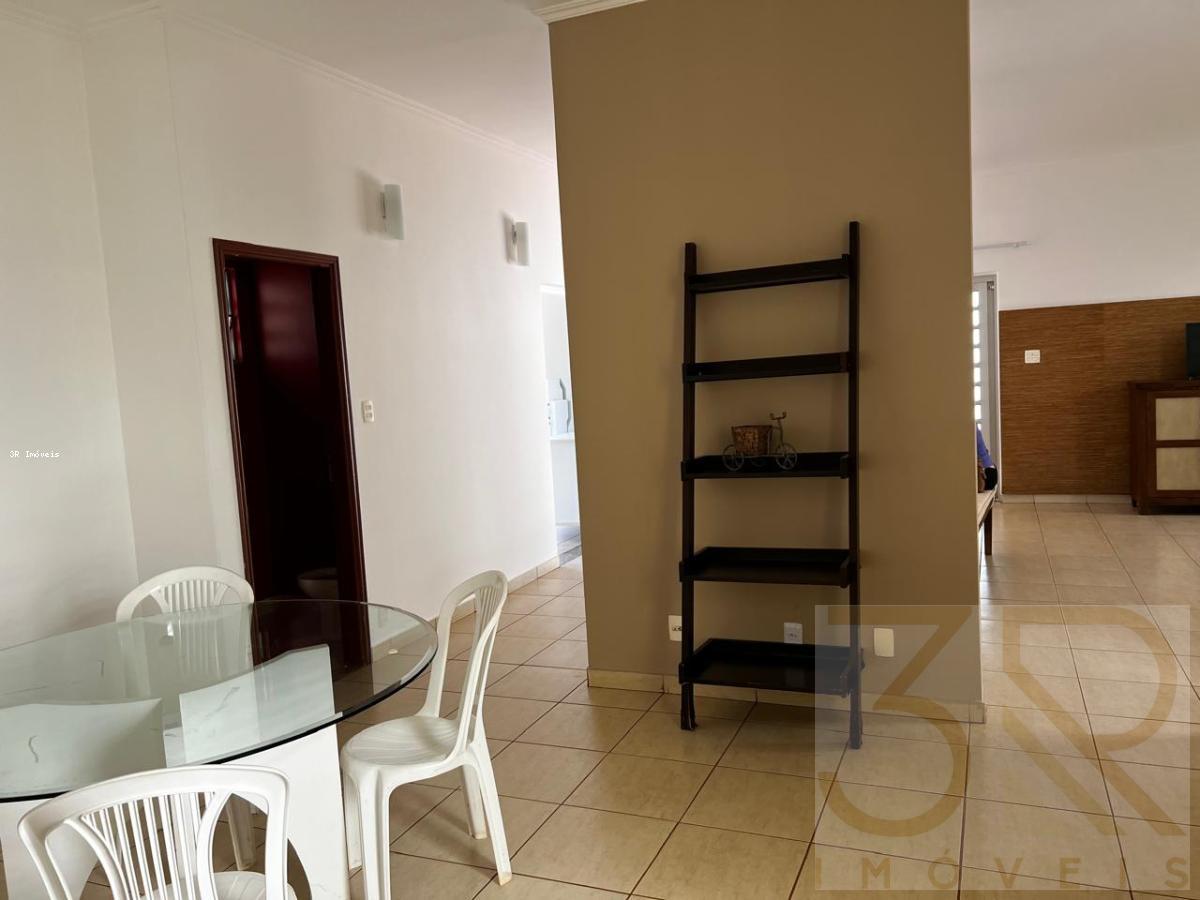 Casa para alugar com 3 quartos, 230m² - Foto 9