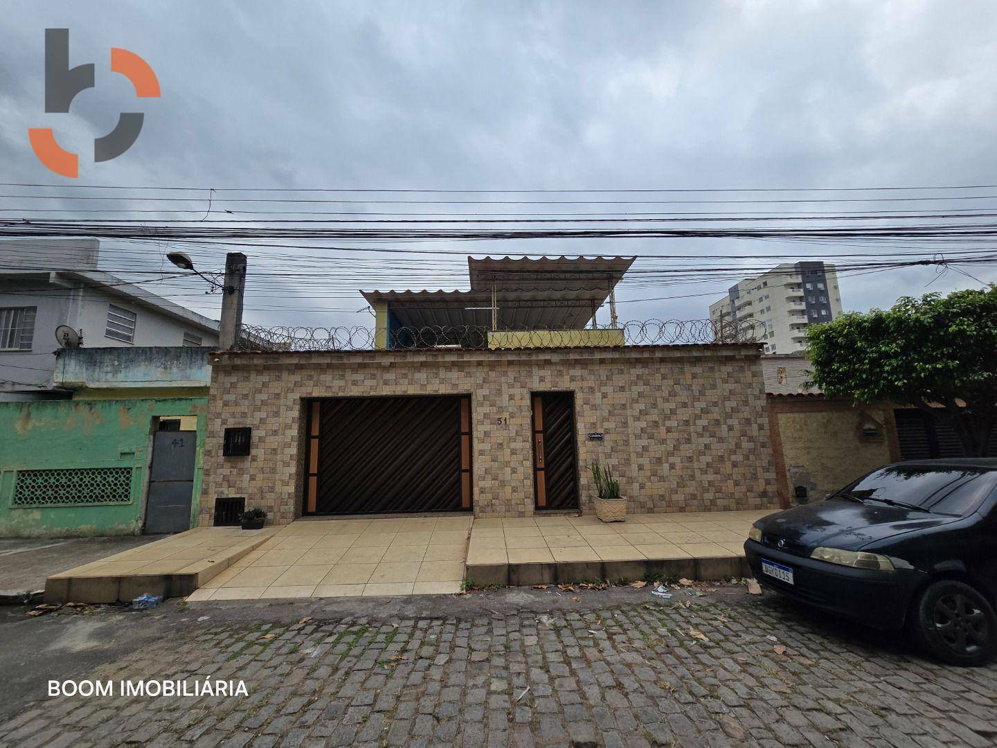 Casa à venda com 3 quartos, 213m² - Foto 2