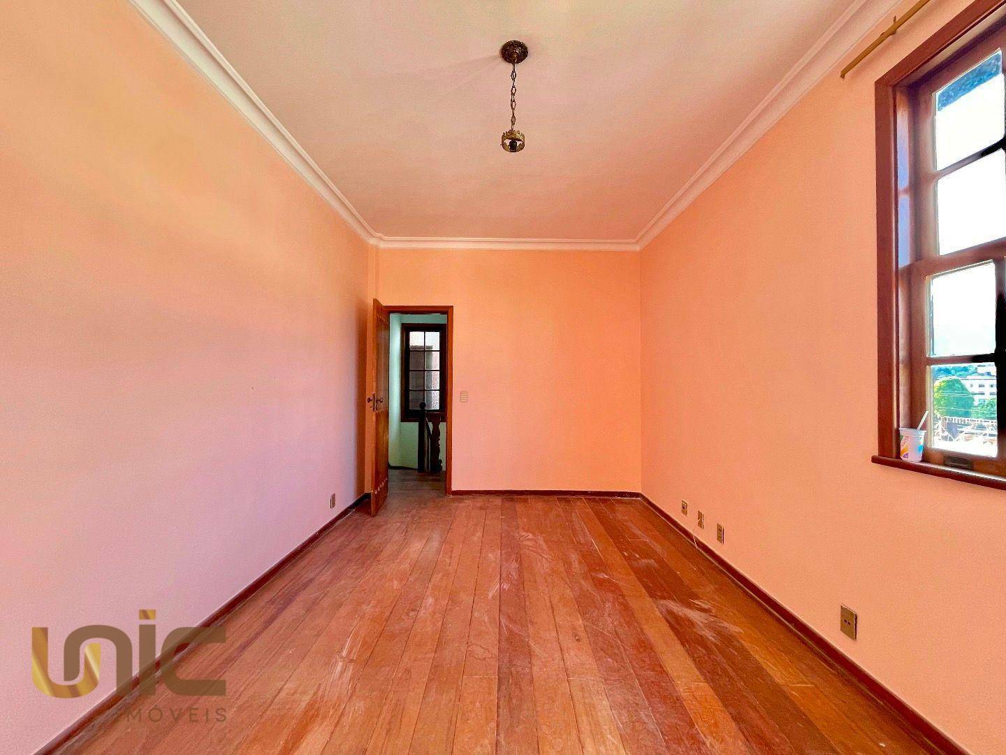 Casa de Condomínio à venda com 5 quartos, 212m² - Foto 17