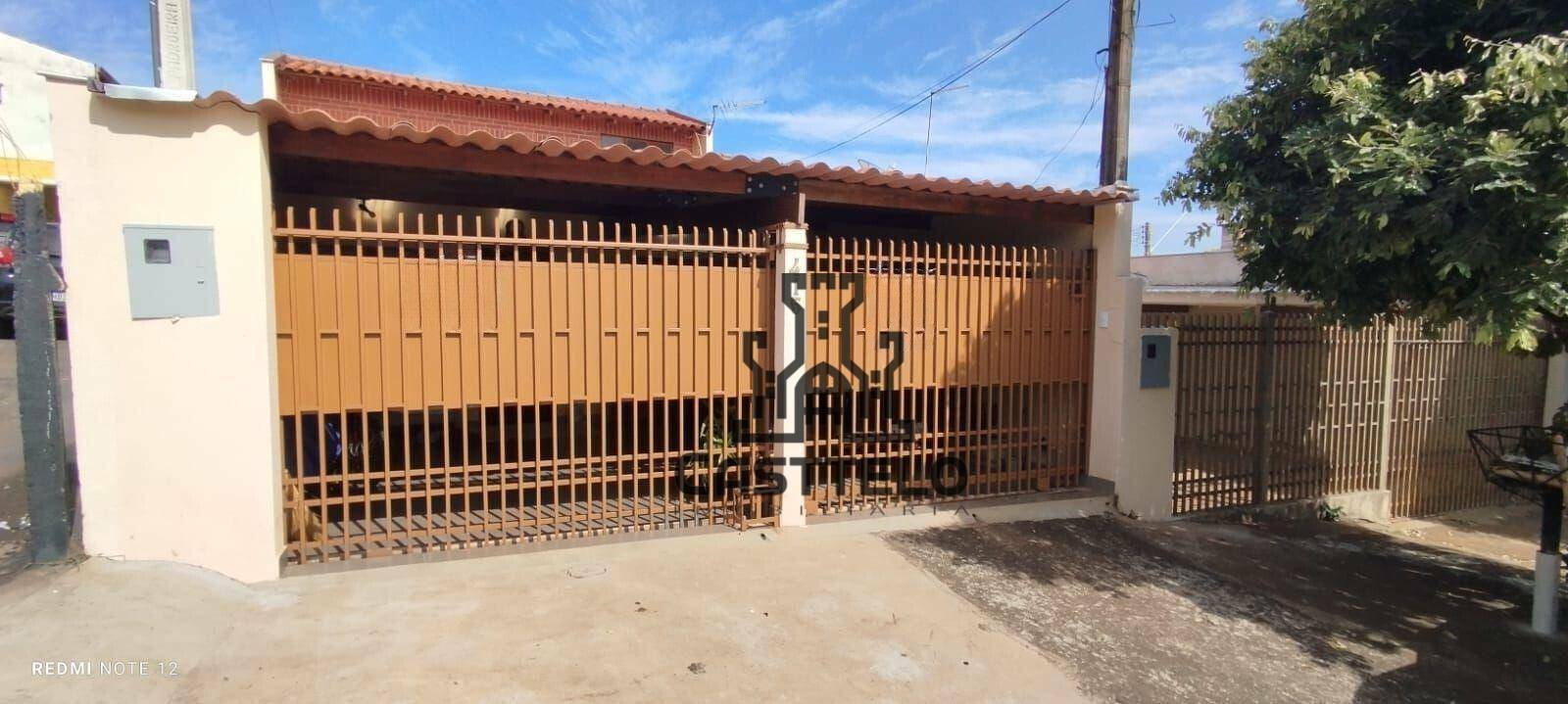 Casa à venda com 3 quartos, 120m² - Foto 1