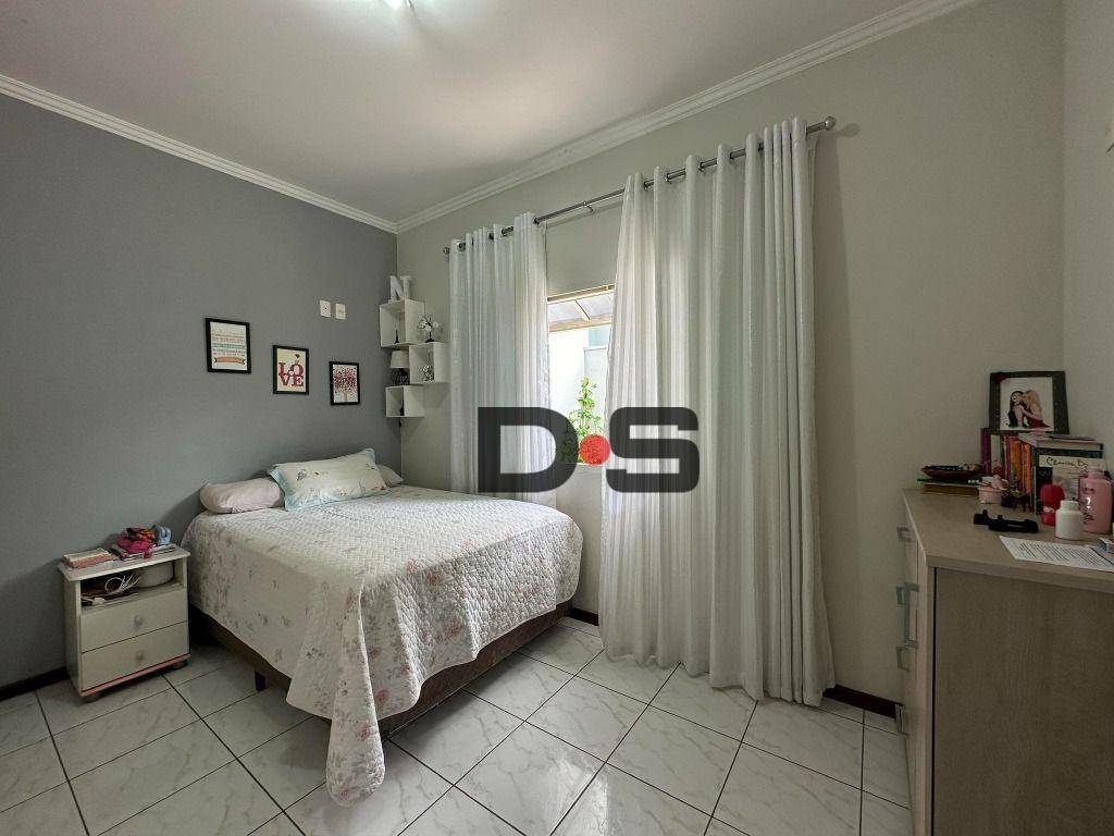 Casa à venda com 3 quartos, 152m² - Foto 4