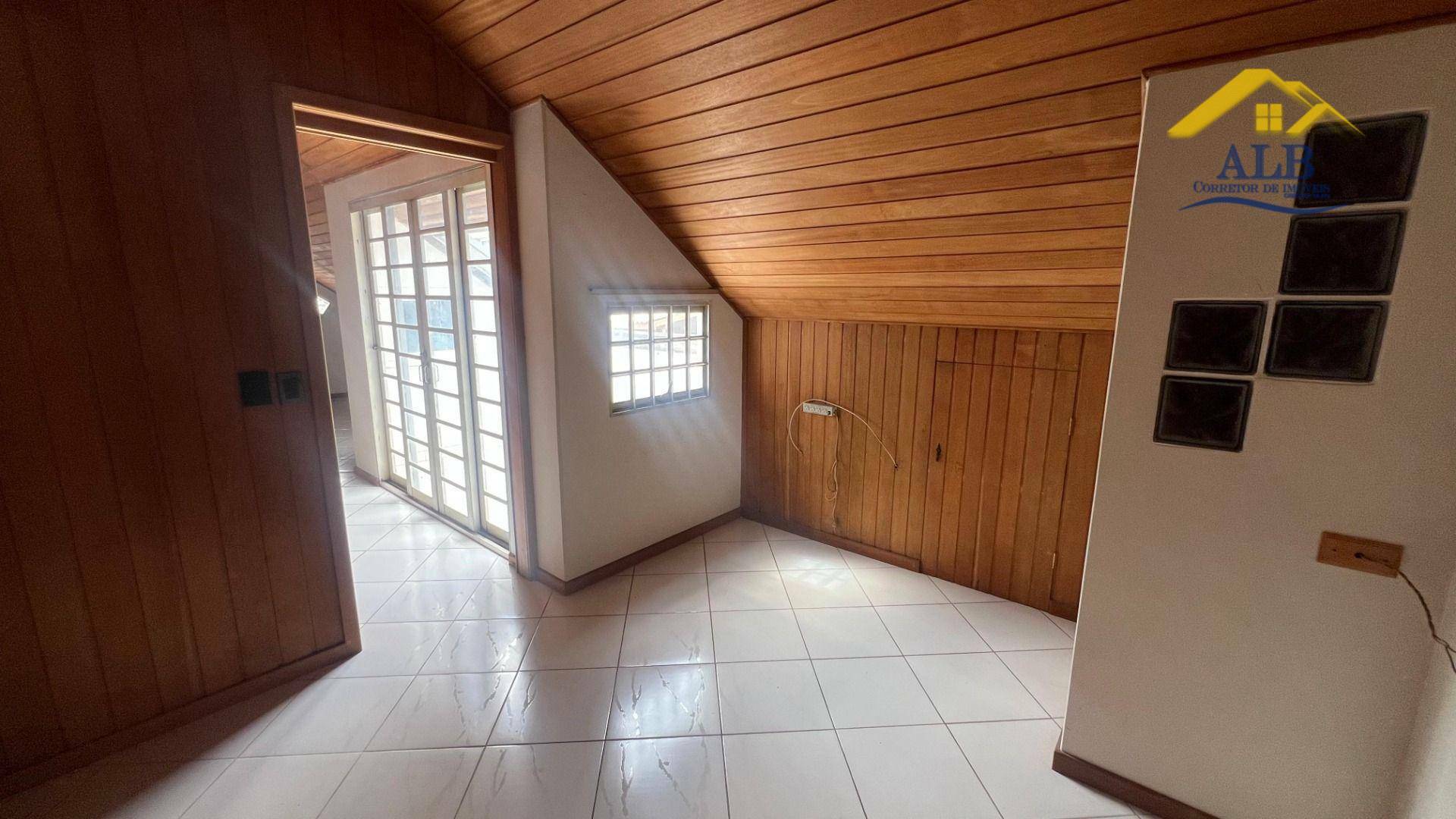 Casa para alugar com 5 quartos, 234m² - Foto 11