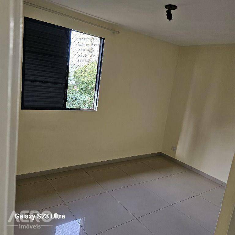 Apartamento à venda com 2 quartos, 64m² - Foto 4