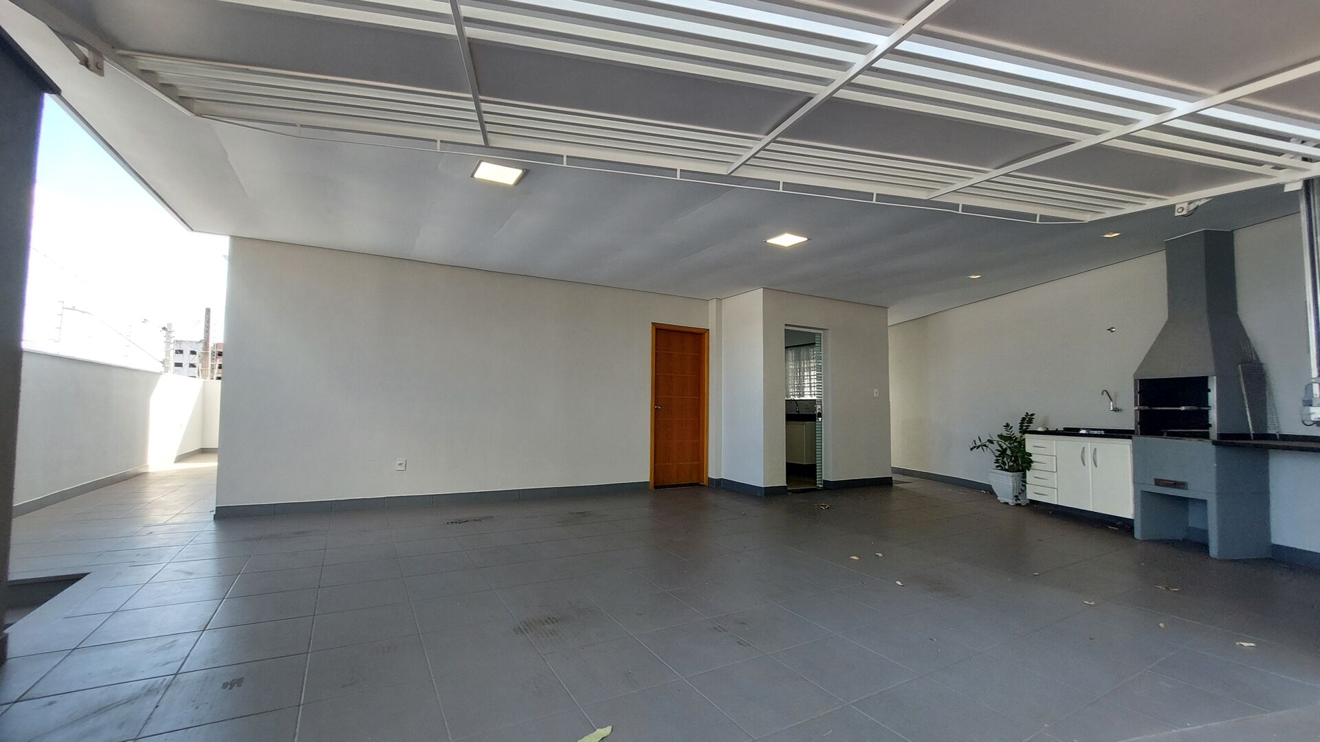 Casa à venda com 3 quartos, 125m² - Foto 1