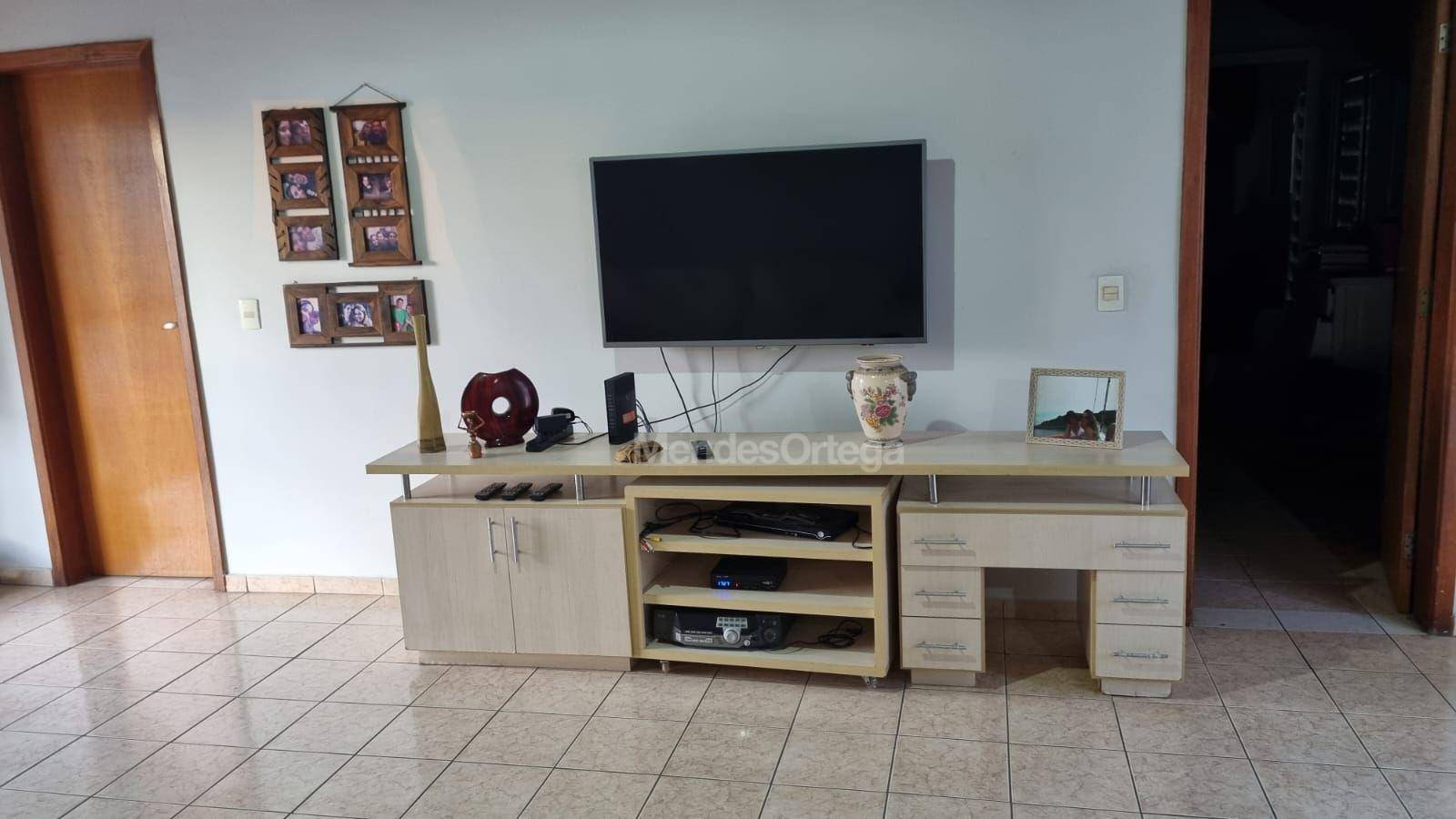 Apartamento à venda com 3 quartos, 176m² - Foto 3