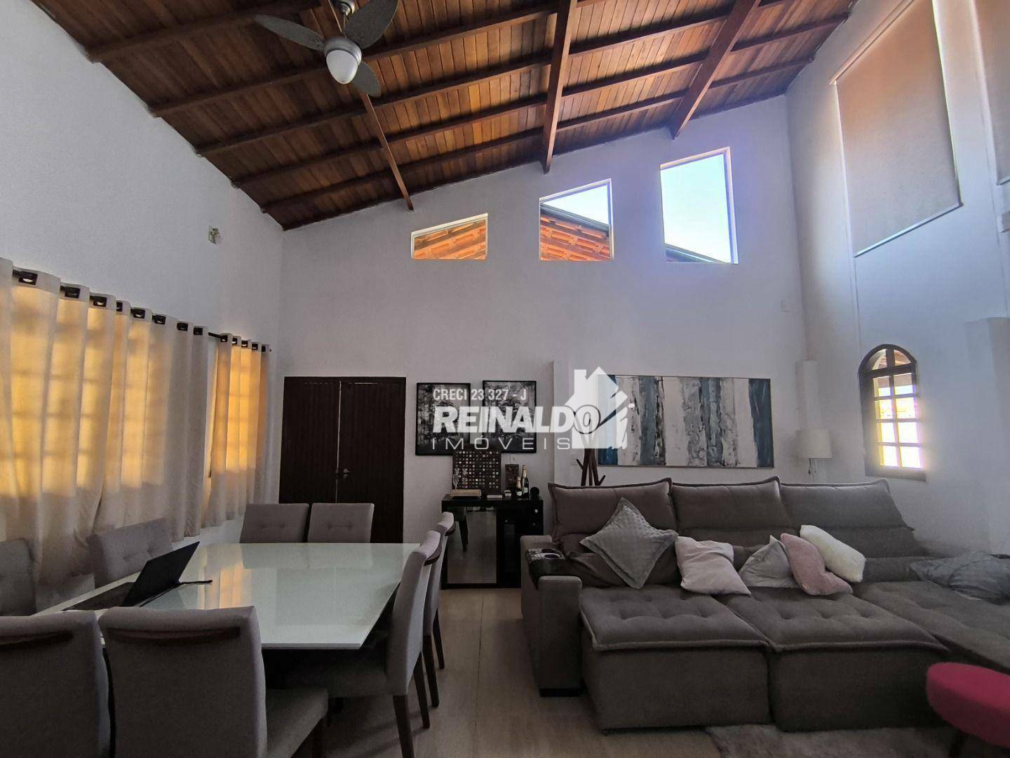 Casa à venda com 3 quartos, 216m² - Foto 11