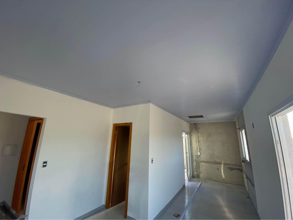 Casa à venda com 2 quartos, 77m² - Foto 4