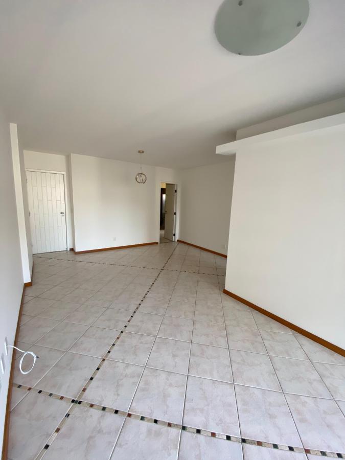 Apartamento à venda com 4 quartos, 106m² - Foto 8