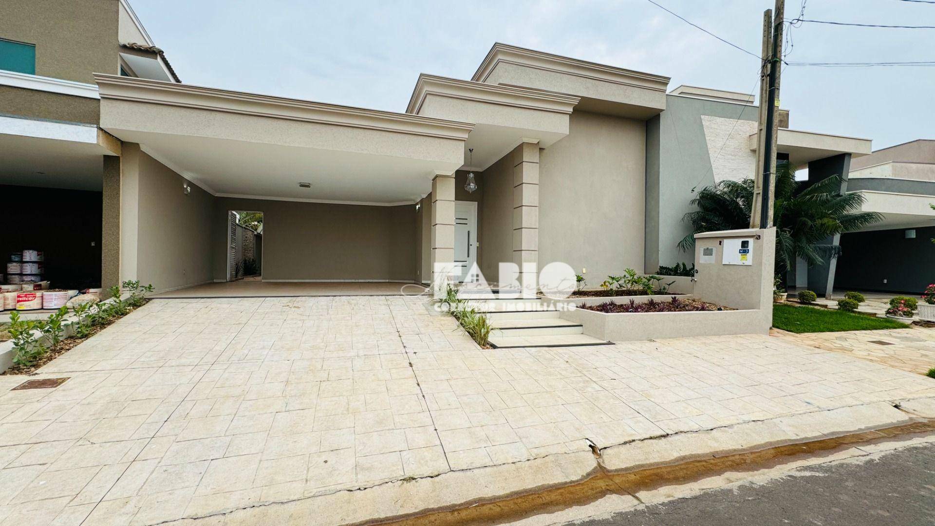 Casa de Condomínio à venda com 3 quartos, 252m² - Foto 2