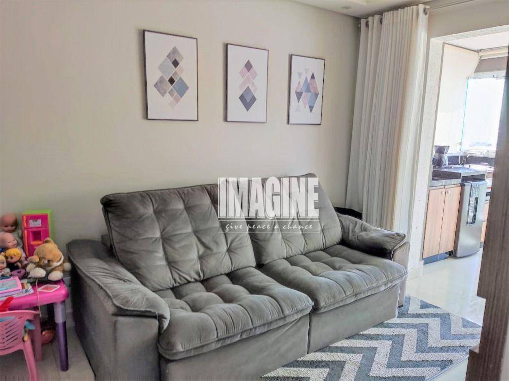 Apartamento à venda com 2 quartos, 63m² - Foto 3