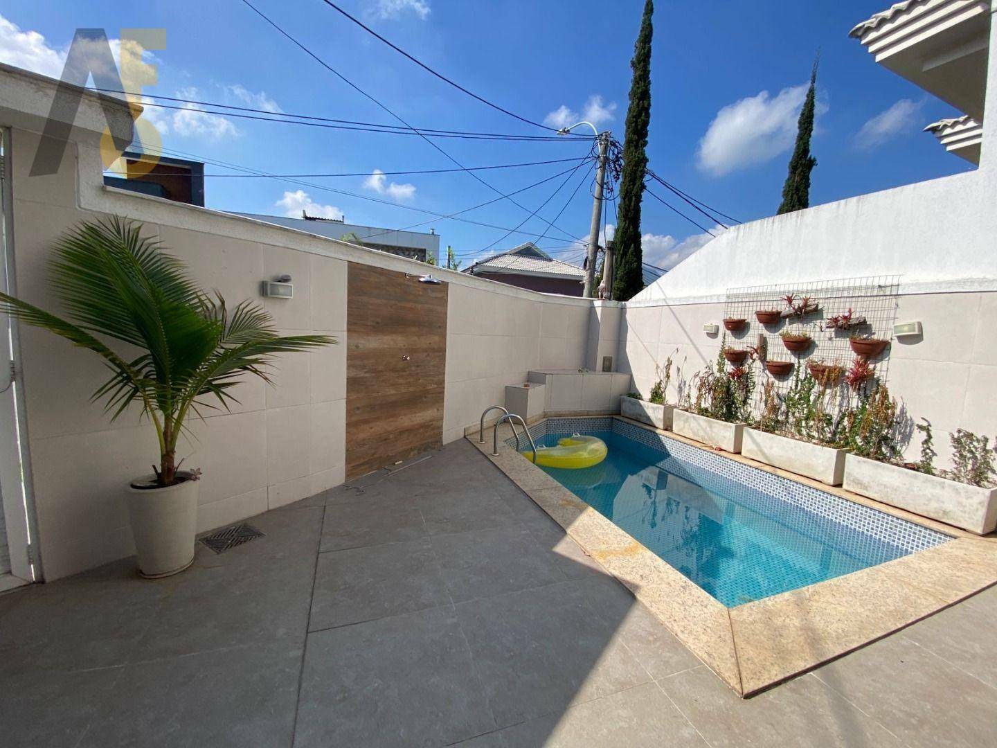 Casa de Condomínio à venda com 4 quartos, 162m² - Foto 2