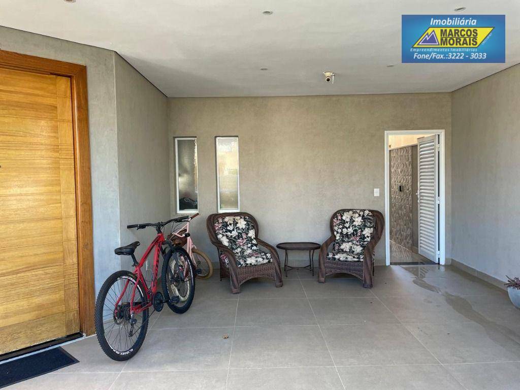 Casa de Condomínio à venda com 3 quartos, 234m² - Foto 5