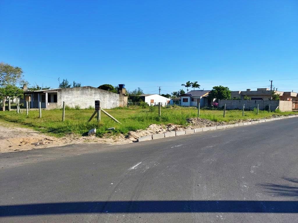 Terreno à venda, 600m² - Foto 1