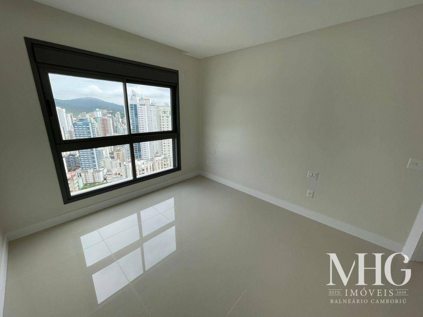 Apartamento à venda com 4 quartos, 182m² - Foto 11