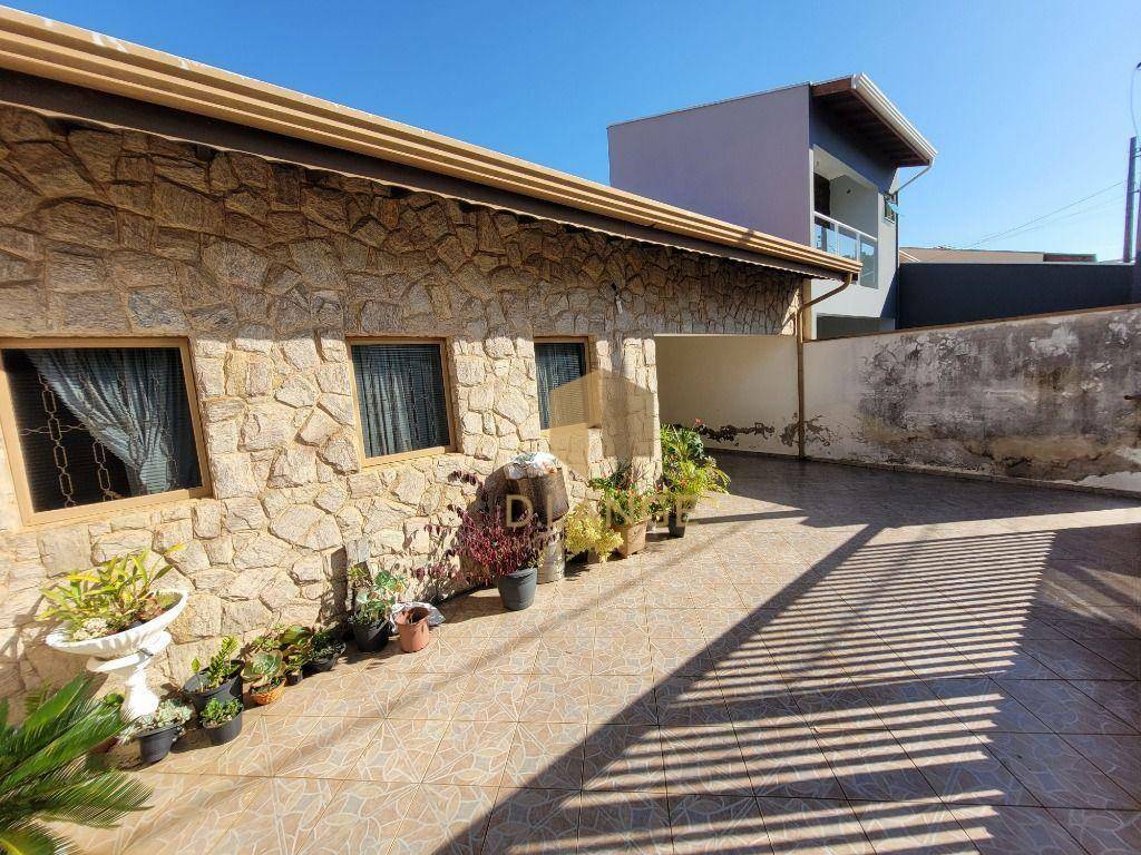 Casa à venda com 3 quartos, 142m² - Foto 2