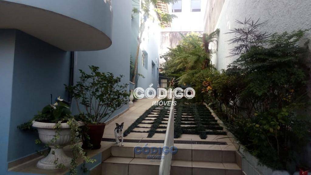 Sobrado à venda com 3 quartos, 250m² - Foto 3