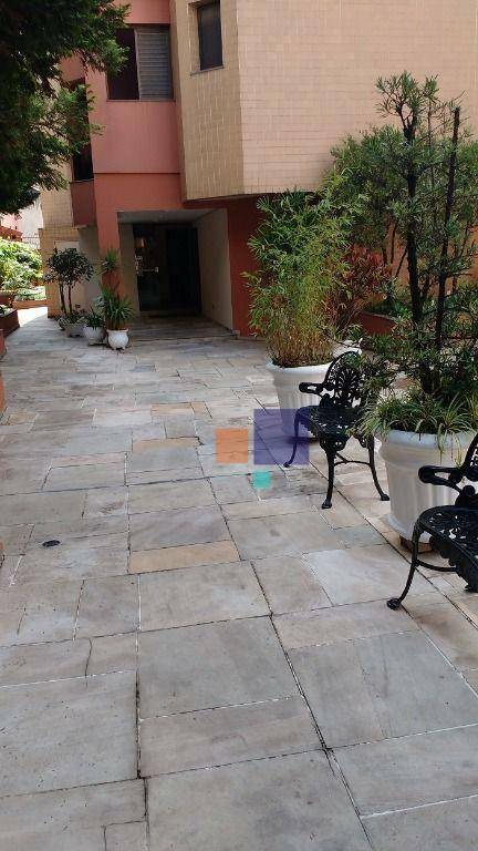 Apartamento para alugar com 1 quarto, 45m² - Foto 41
