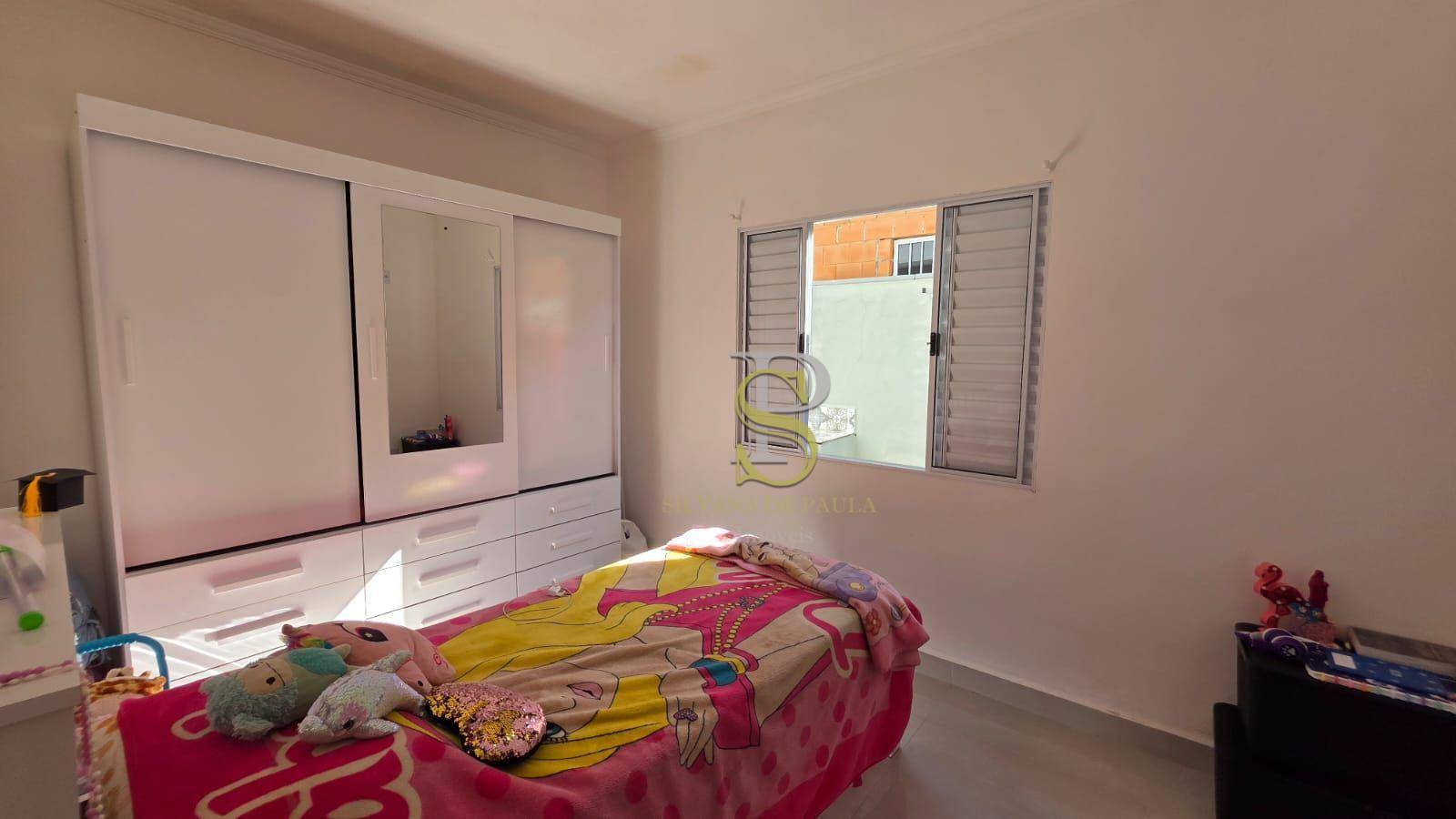 Casa à venda com 4 quartos, 250m² - Foto 14