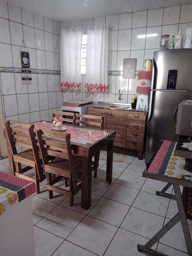 Casa à venda com 2 quartos, 180m² - Foto 1