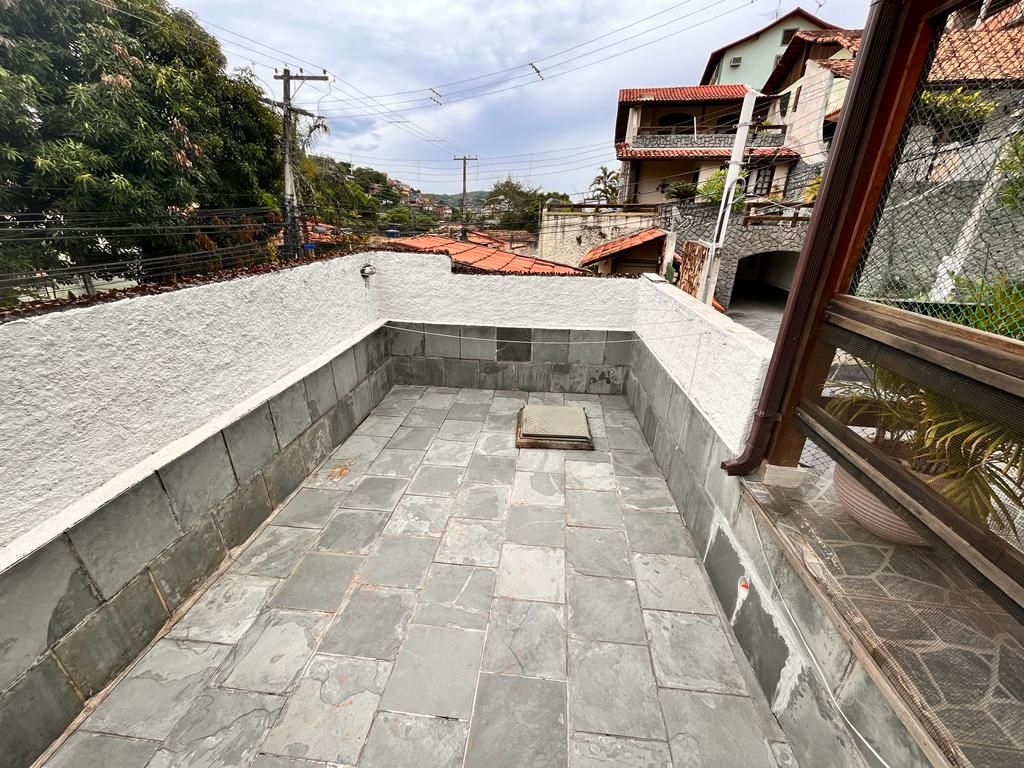 Casa de Condomínio à venda com 3 quartos, 225m² - Foto 9