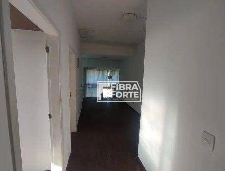 Casa de Condomínio para alugar com 3 quartos, 235m² - Foto 18