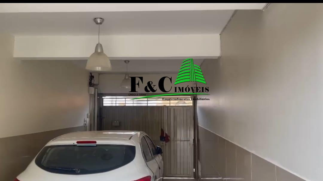 Sobrado à venda com 2 quartos, 300m² - Foto 2