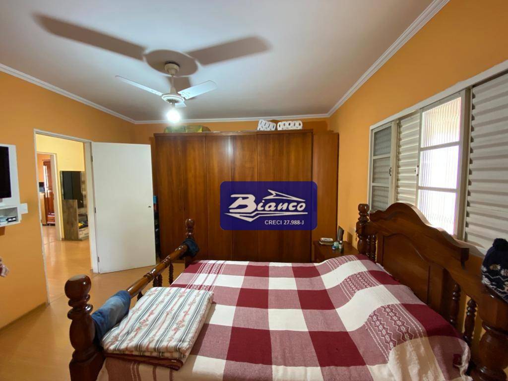 Sobrado à venda e aluguel com 3 quartos, 294m² - Foto 17