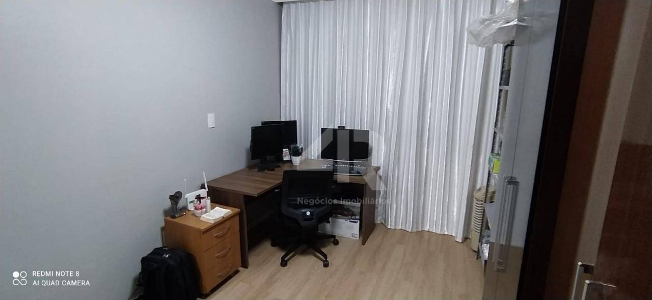 Apartamento à venda com 3 quartos, 204m² - Foto 9