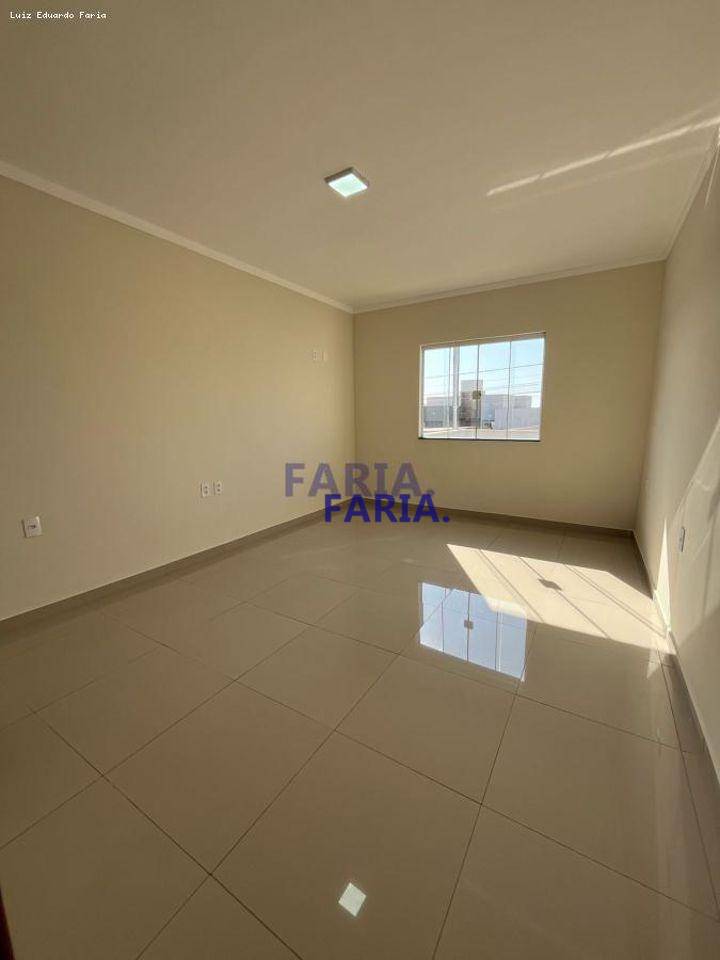 Casa à venda com 3 quartos, 210M2 - Foto 10